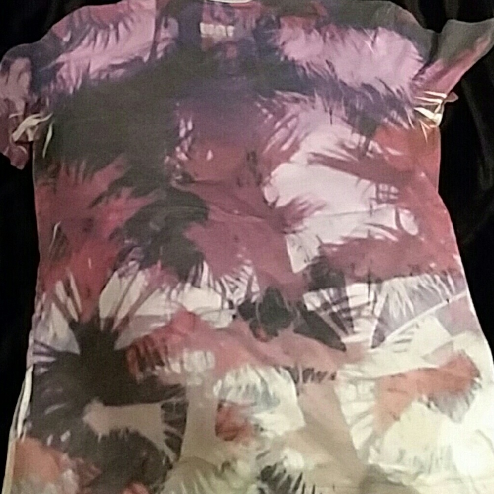 Tee - Picture 2 of 4